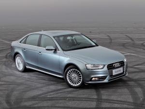 Audi A4L 50 TFSI Quattro 2012 года